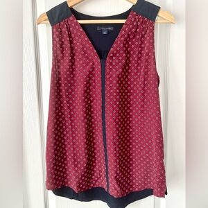 Tommy Hilfiger Sleeveless Blouse M Burgundy Geometric Print V-Neck